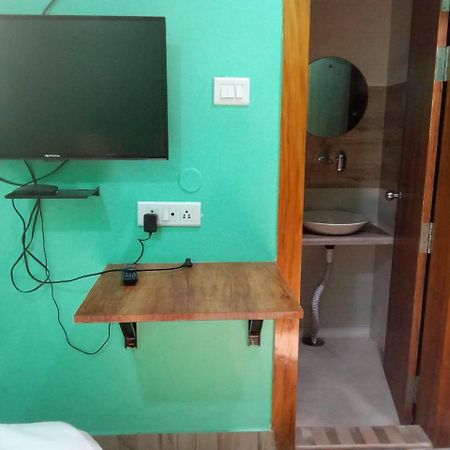 Serenity Inn And Grill Guwahati Exterior foto